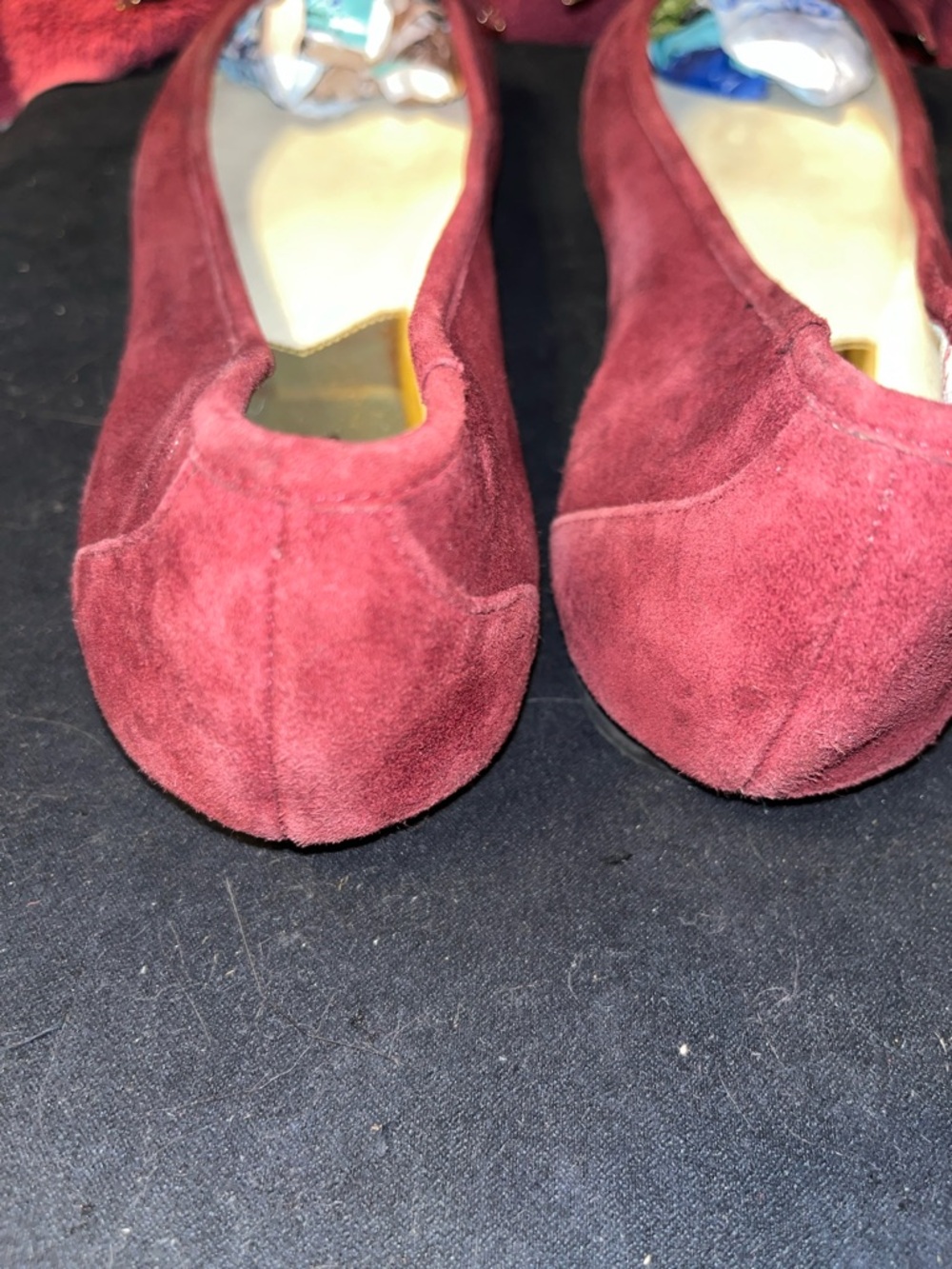 MICHAEL KORS KIERA BURGUNDY SUEDE BALLET FLAT WITH BIW AND GOLD ACCENT SIZE 9 - Picture 6 of 10